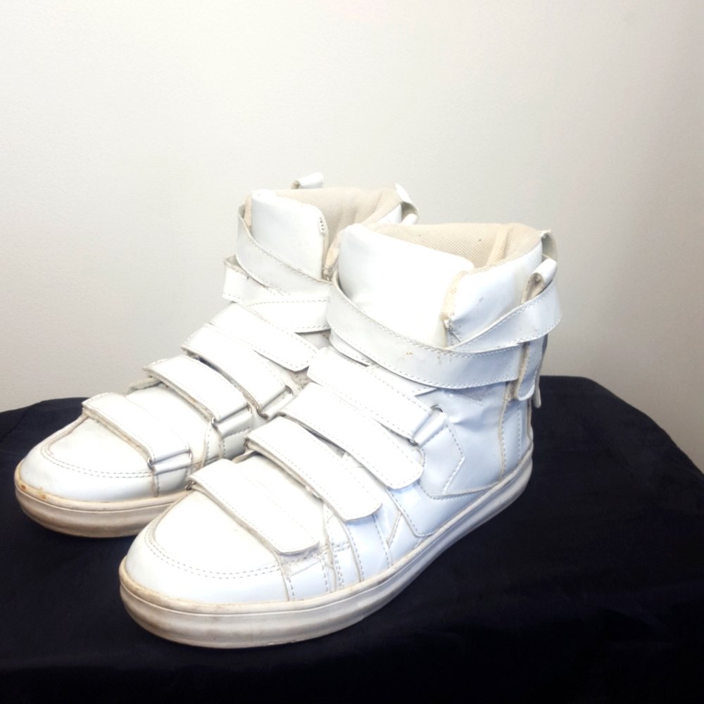 White Hi-Top Velcro sneakers (patent leather)